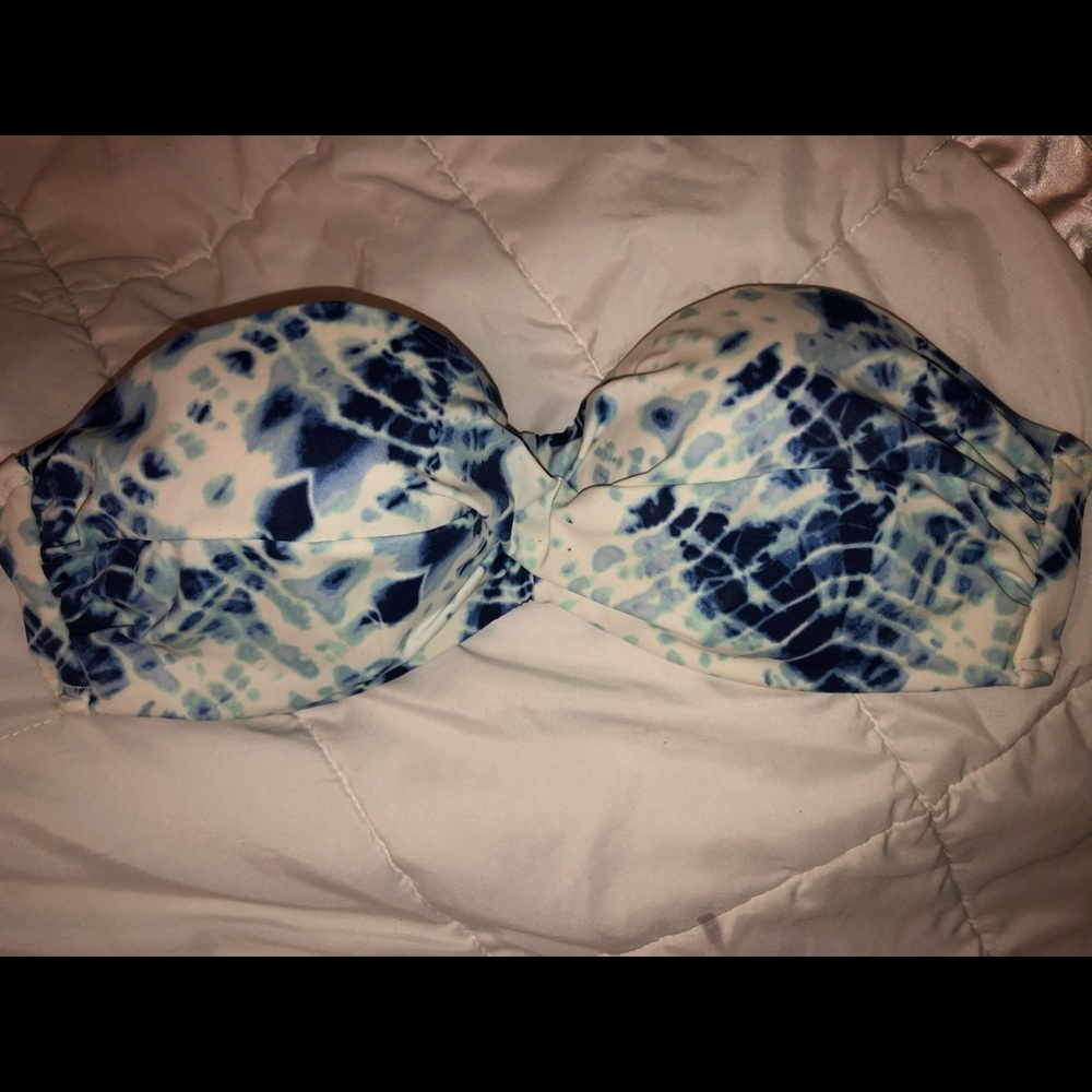 Victoria’s Secret Strapless Bikini Top